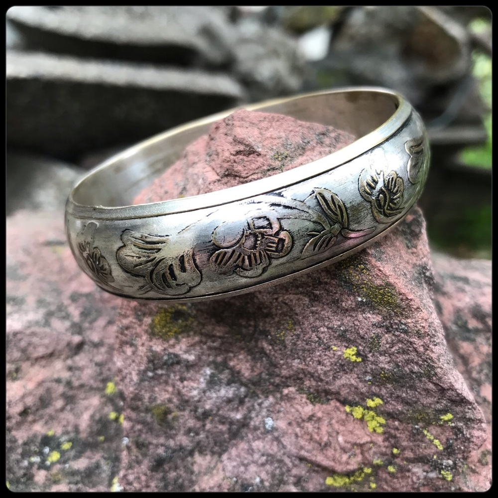 Silver toned bangle bracelet